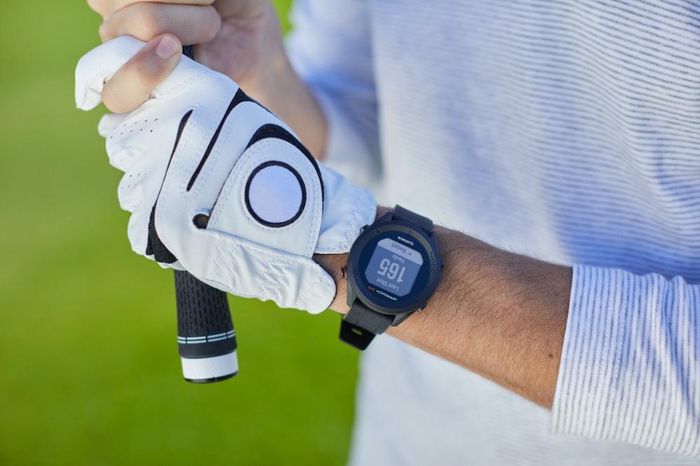 Đồng hồ GPS chuyên cho golf