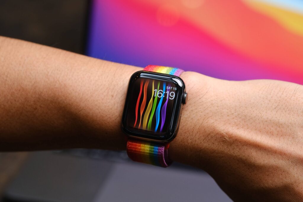 Apple Watch Pride mới